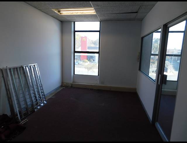 91M² OFFICE TO LET IN CRAIGHALL